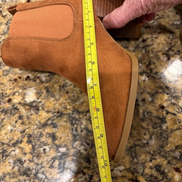 FOREVER. WOMENS BOOT SUEDE SIZE 7  Stacked Heel Dark Camel  Round Toe - Picture 10 of 12